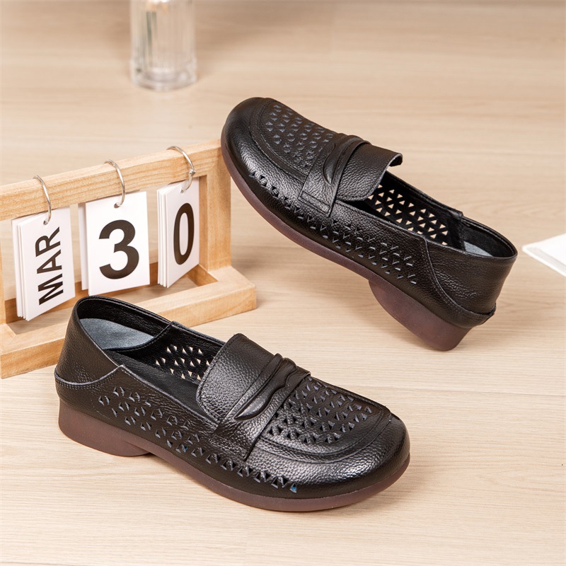 New Breathable Fashion Summer Versatile Hollow Comfortable Anti slip Hole for Middle and Elderly Womens Shoes Flat Sandals Free of Shipping Lhshoe Sal