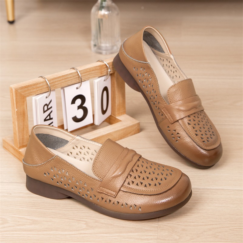 New Breathable Fashion Summer Versatile Hollow Comfortable Anti slip Hole for Middle and Elderly Womens Shoes Flat Sandals Free of Shipping Lhshoe Sal