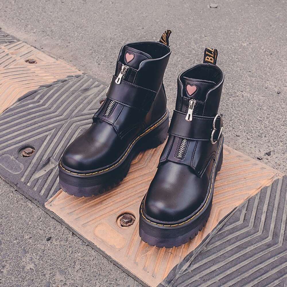 Thick Soled Platform Motorcycle Women's Love Button Muffin Ankle Boots Bota Branca Feminina P653