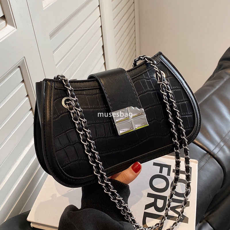 High quality handbag for women summer new niche design chain crossbody bag for women commuting single shoulder underarm bag
