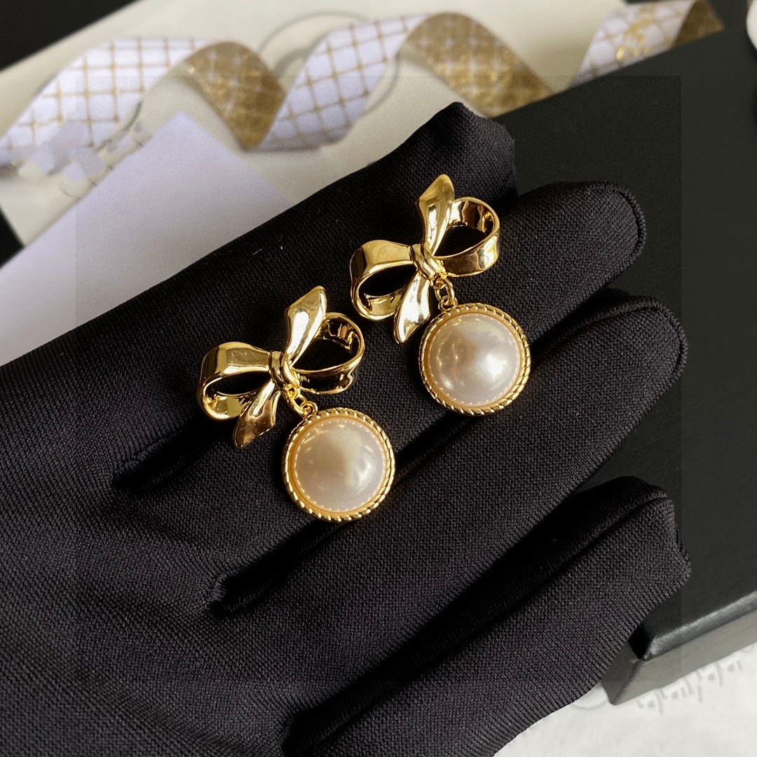 702842 Plated 925 Silver Luxury Brand Designers Letters Stud Geometric Famous Women Round Crystal Rhinestone Earring Wedding perty Jewerlry Circular H