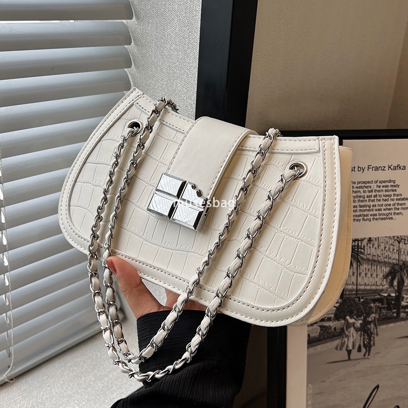 High quality handbag for women summer new niche design chain crossbody bag for women commuting single shoulder underarm bag