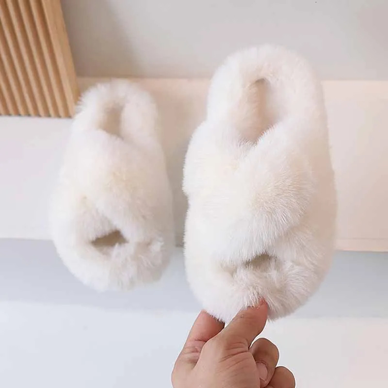Childrens Home Slide Girl Winter Warm and Comfortable Velvet Shoes Home Fur Cute Flip Childrens Shoes Slide Indoor Slide 240516