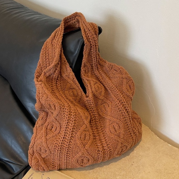 New woolen knitted bag with diamond shaped woven bag single shoulder bag large capacity commuting tote bag bohemian style