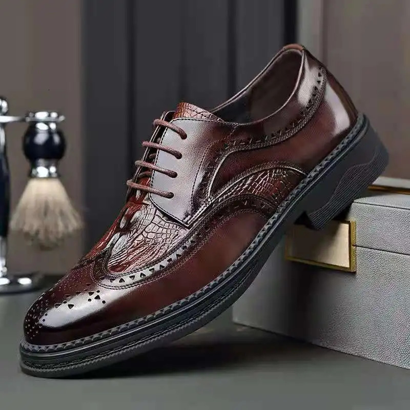 Genuine Leather Gentleman Dress Shoes Men Brogues Oxford Shoes Quality Suit Shoes for Men Classic Mens Business Leather Shoes 240607