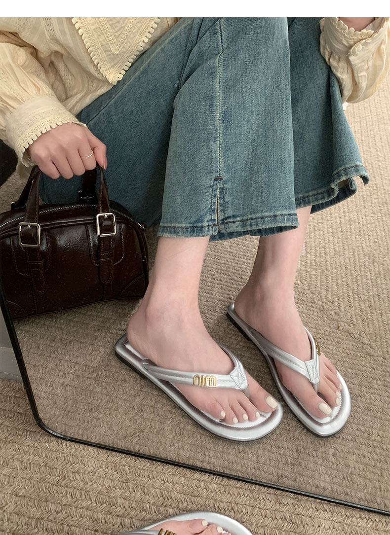 Designer Women Slipper Beach Non-slip Summer Fashion Flip-ps Classic Letter Decorative Sandals