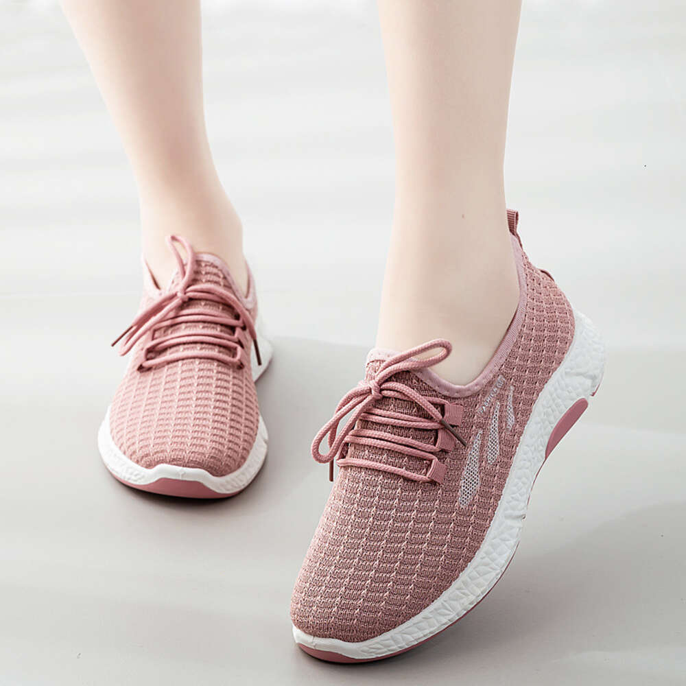 Sports for women in spring/summer 2024, new mother's women's casual walking shoes, running and flying weaving shoes ddmythur