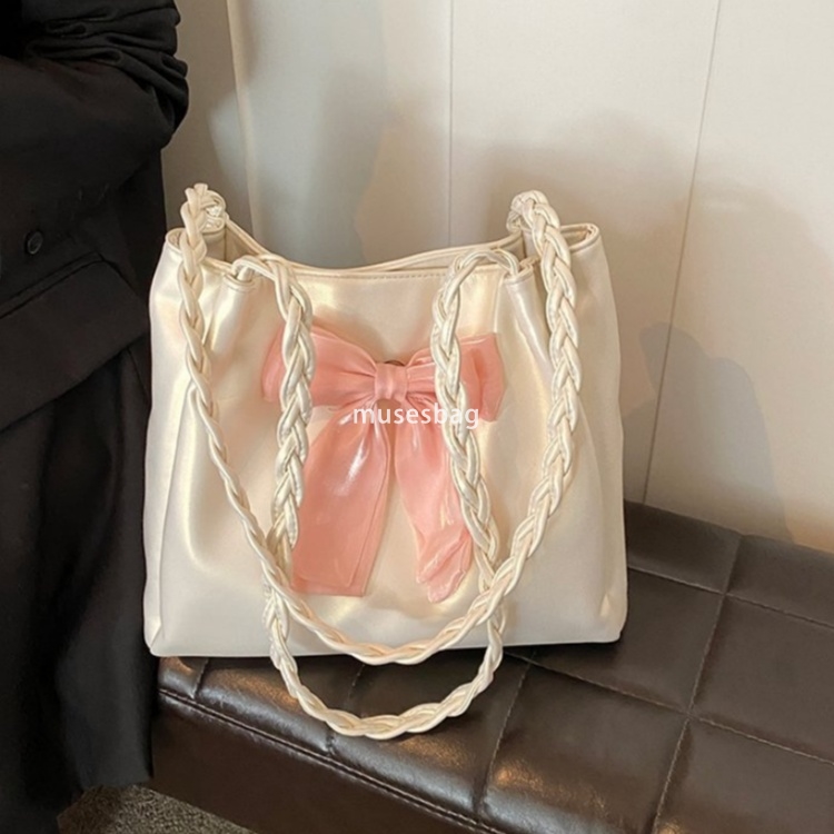Tote Bag Summer New Single Shoulder Bag Fashionable Commuter Fashion Bow Cute Small and Unique Design High end Feeling Bag