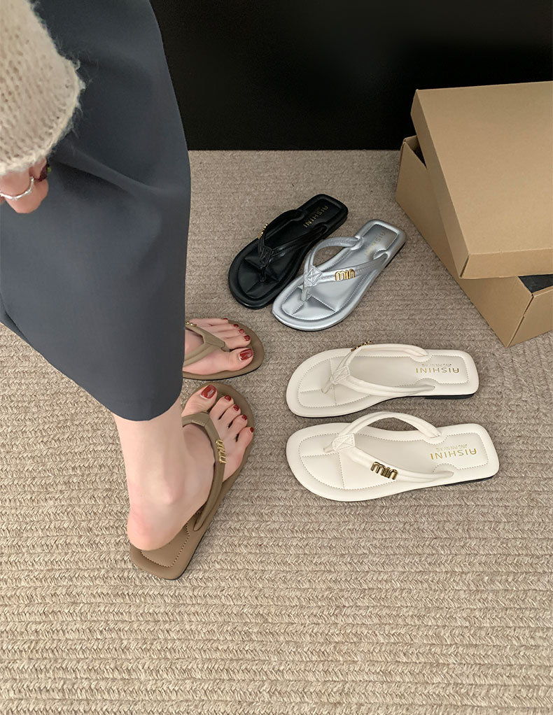 Designer Women Slipper Beach Non-slip Summer Fashion Flip-ps Classic Letter Decorative Sandals