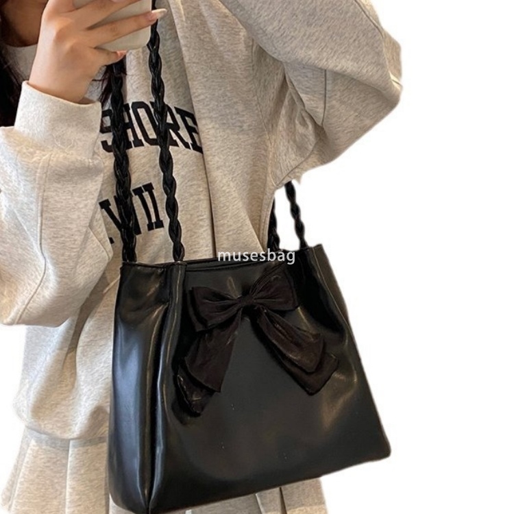 Tote Bag Summer New Single Shoulder Bag Fashionable Commuter Fashion Bow Cute Small and Unique Design High end Feeling Bag