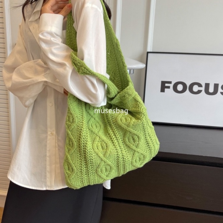 New woolen knitted bag with diamond shaped woven bag single shoulder bag large capacity commuting tote bag bohemian style