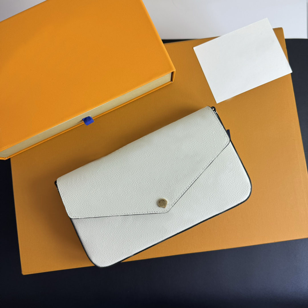 2024 series Pochette Felicie Designer Card Holder Womens Cards Holders Lambskin Mini Wallets Coin purse pocket Interior Slot Pockets chess zippie bag 61276