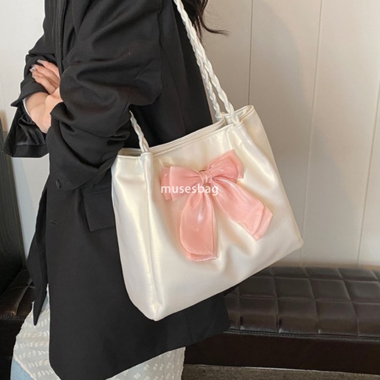 Tote Bag Summer New Single Shoulder Bag Fashionable Commuter Fashion Bow Cute Small and Unique Design High end Feeling Bag