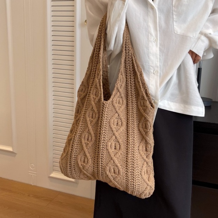 New woolen knitted bag with diamond shaped woven bag single shoulder bag large capacity commuting tote bag bohemian style