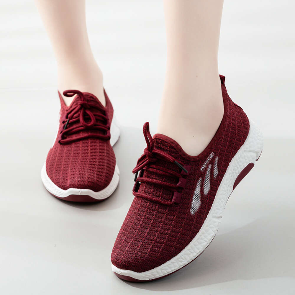 Sports for women in spring/summer 2024, new mother's women's casual walking shoes, running and flying weaving shoes ddmythur