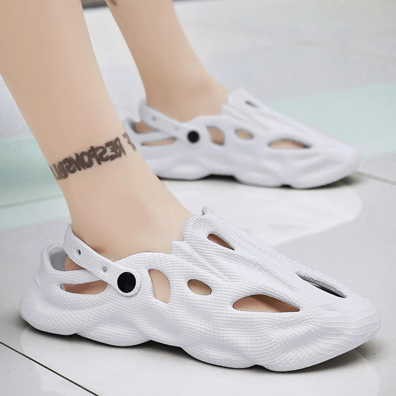Novelty Garden Shoes for Women Mens Sandals EVA Lightweight Beach Clogs Summer Beach Zapatos Hombre for Men and Women 240601