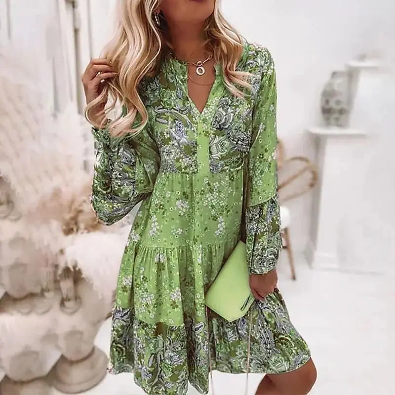 Sweet Style Multi-layer Patchwork Hem Dress Women V Neck Pullover Flared Sleeves Dresses Female Casual Bohemian Print Midi Gown 240529