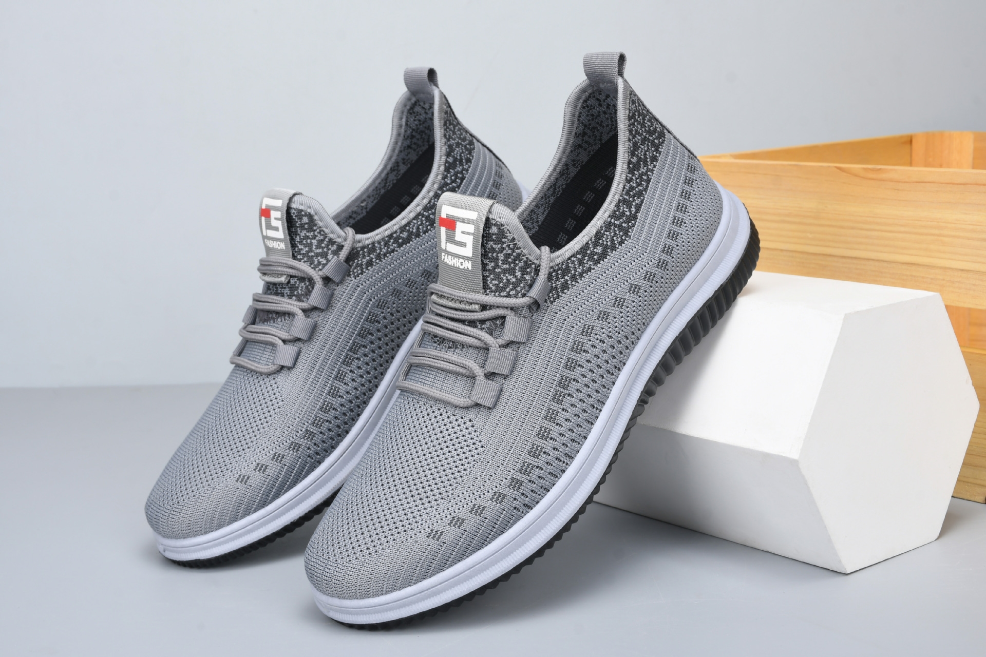 2024 Breathable Sports Running Shoes: Summer's Comfiest Casual Sneakers