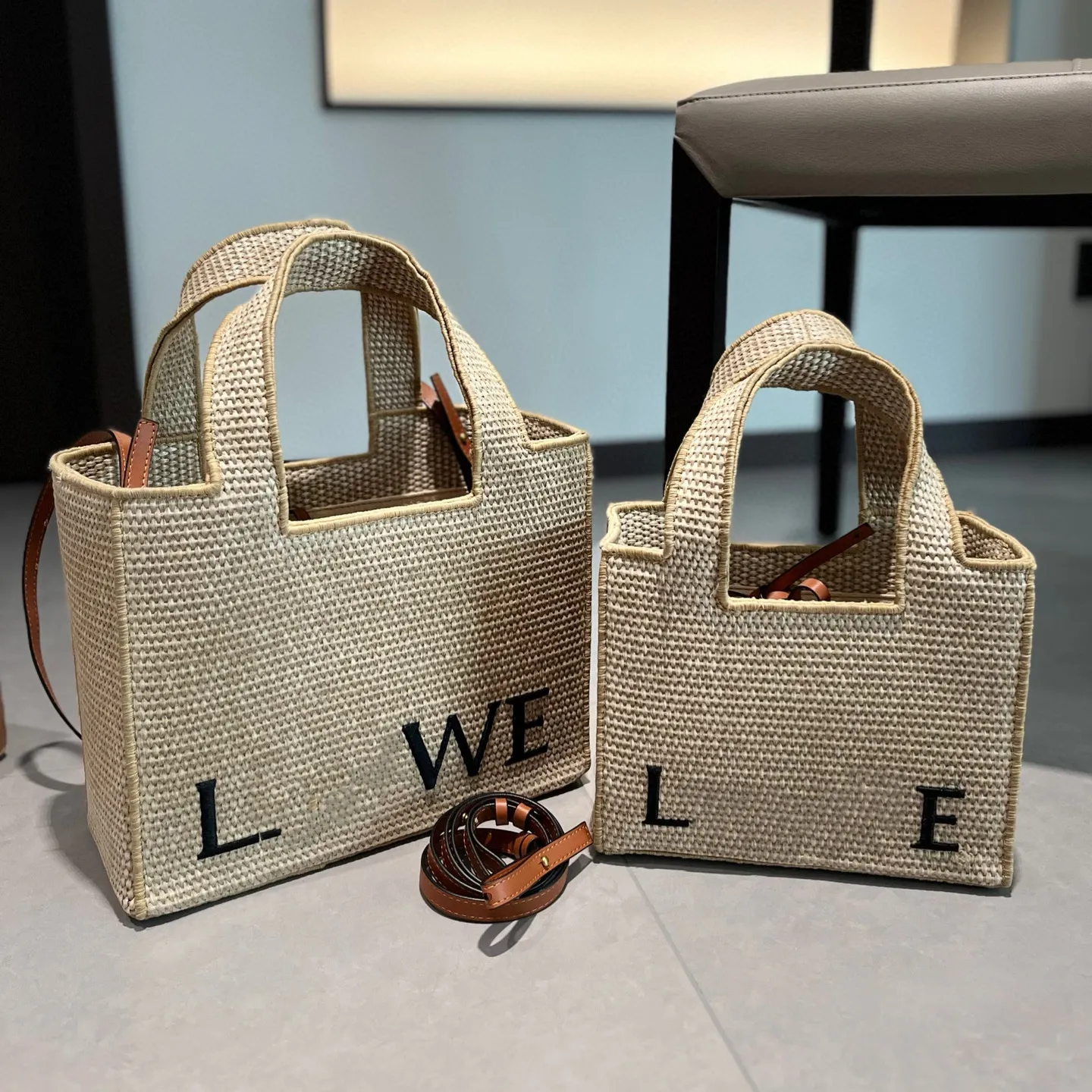 Tote bag beach Designer womens handbag luxury embroidered shopping grass woven vegetable basket French style shoulder crossbody