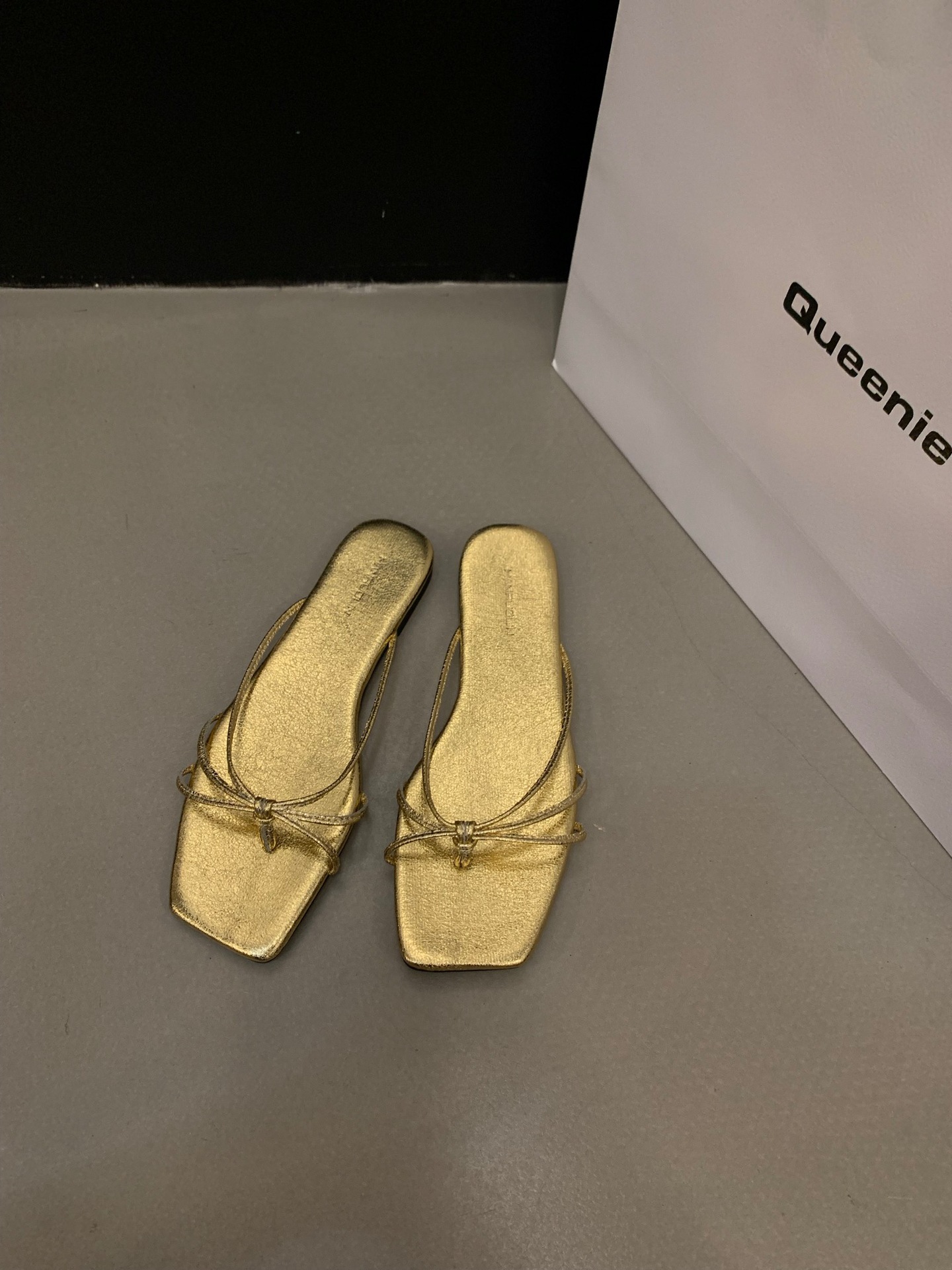 Fashion French Flats Flip-Flops Casual Shoes Summer Beach Slippers Silver Sandals Rubber Bottom