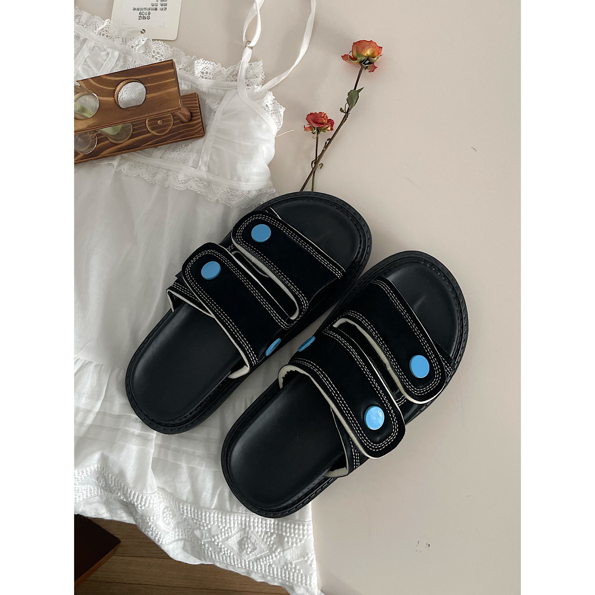 Casual Sandals Women Thick Sole Soft Slippers Beach Slipper Students Summer Sandal Shoes Black Beige