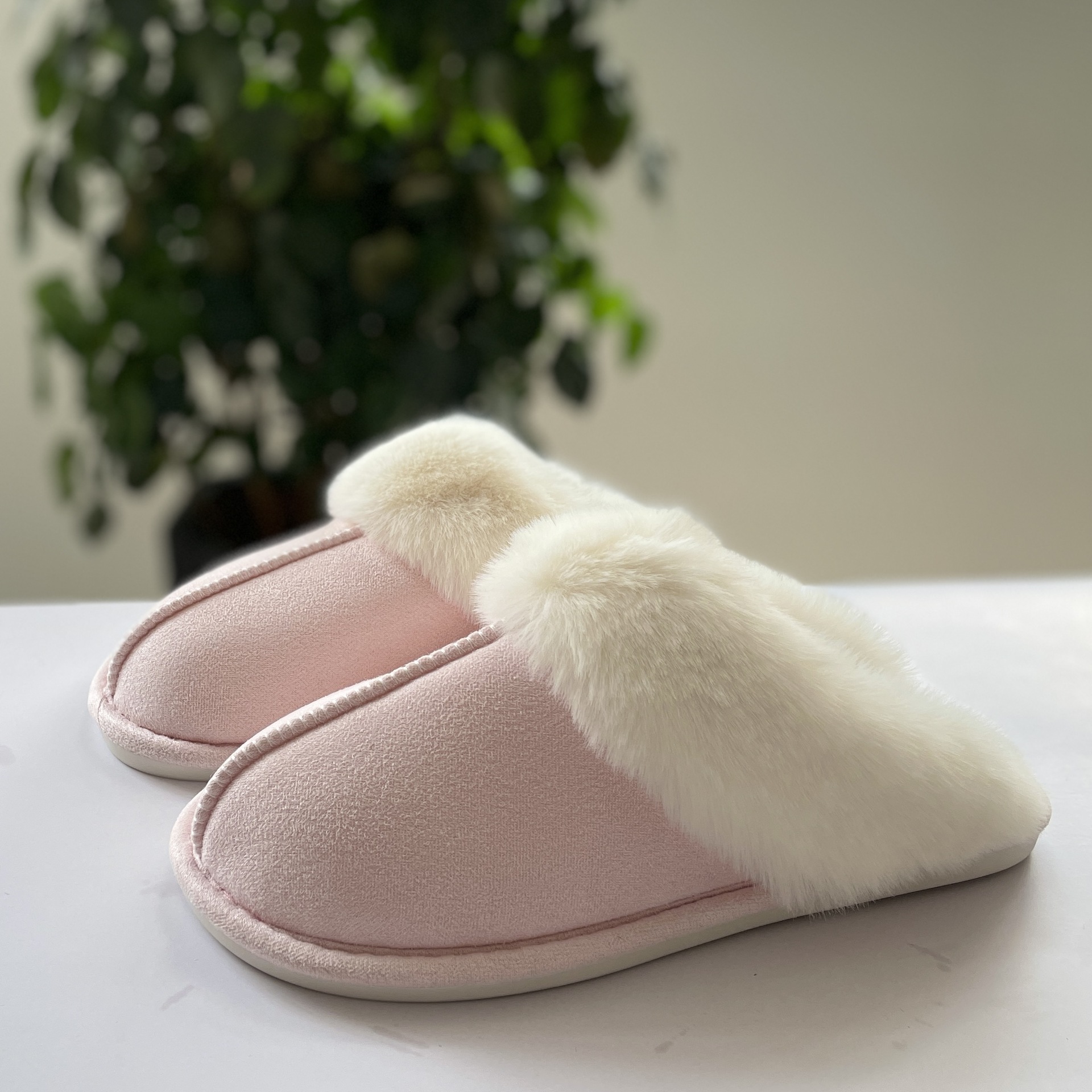Parlovable Women's Slippers Fuzzy Warm Comfy Faux Fur Slip-on Fluffy Bedroom House Shoes Memory Foam Suede Cozy Plush Breathable Anti-Slip Indoor