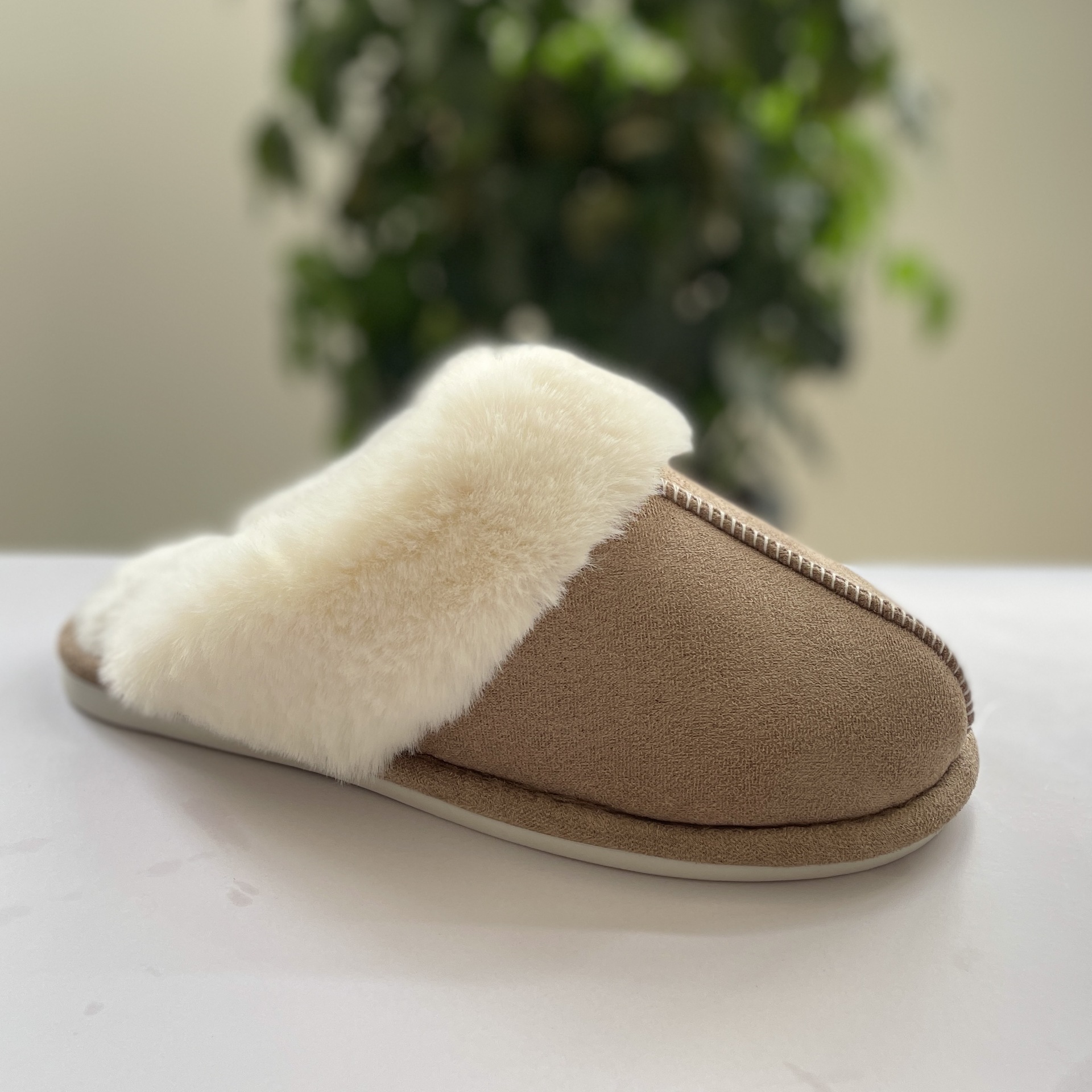 Parlovable Women's Slippers Fuzzy Warm Comfy Faux Fur Slip-on Fluffy Bedroom House Shoes Memory Foam Suede Cozy Plush Breathable Anti-Slip Indoor