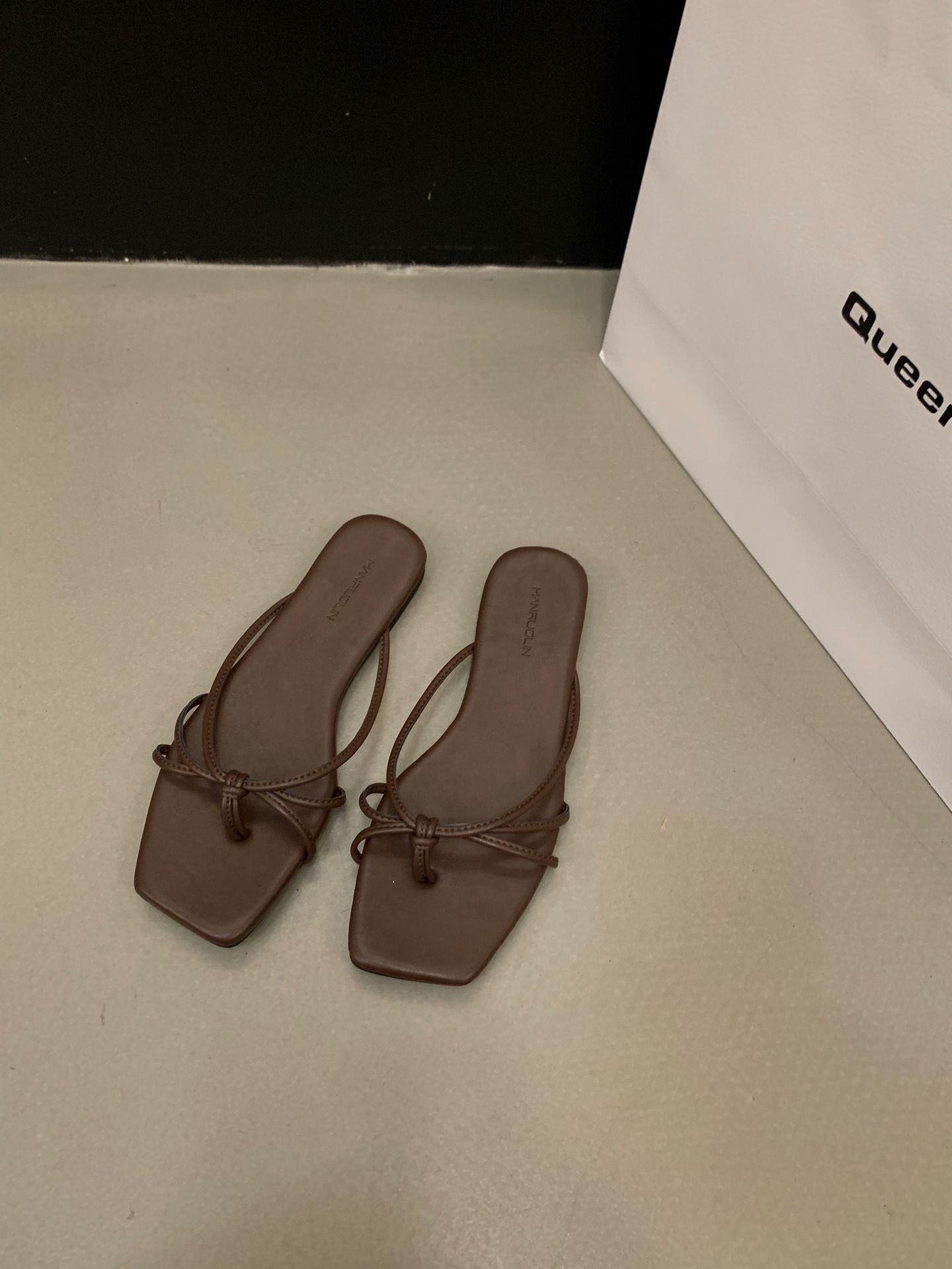 Fashion French Flats Flip-Flops Casual Shoes Summer Beach Slippers Silver Sandals Rubber Bottom