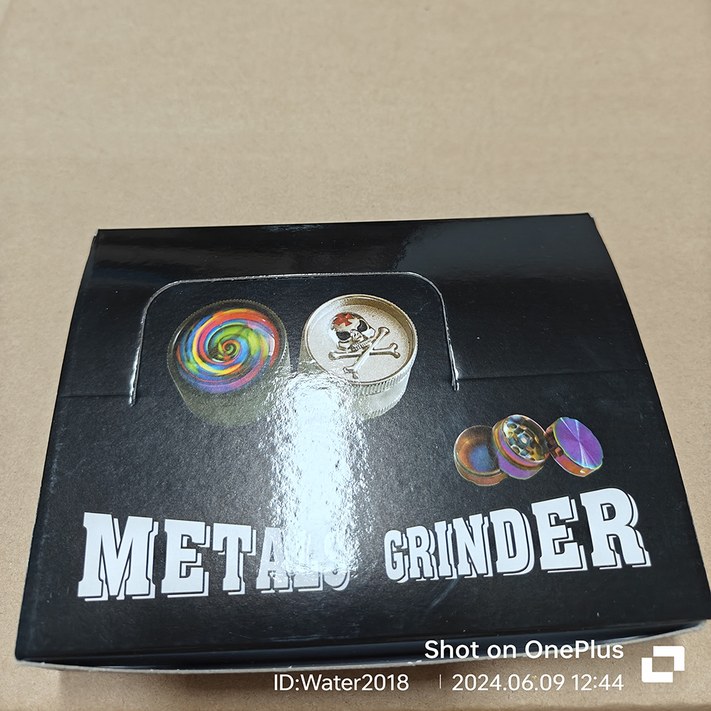 3D Metal Amsterdam Herb Grinder Smoking Accessories 3 Layers Tobacco Grinders Magentic Design With Scraper 30*25MM
