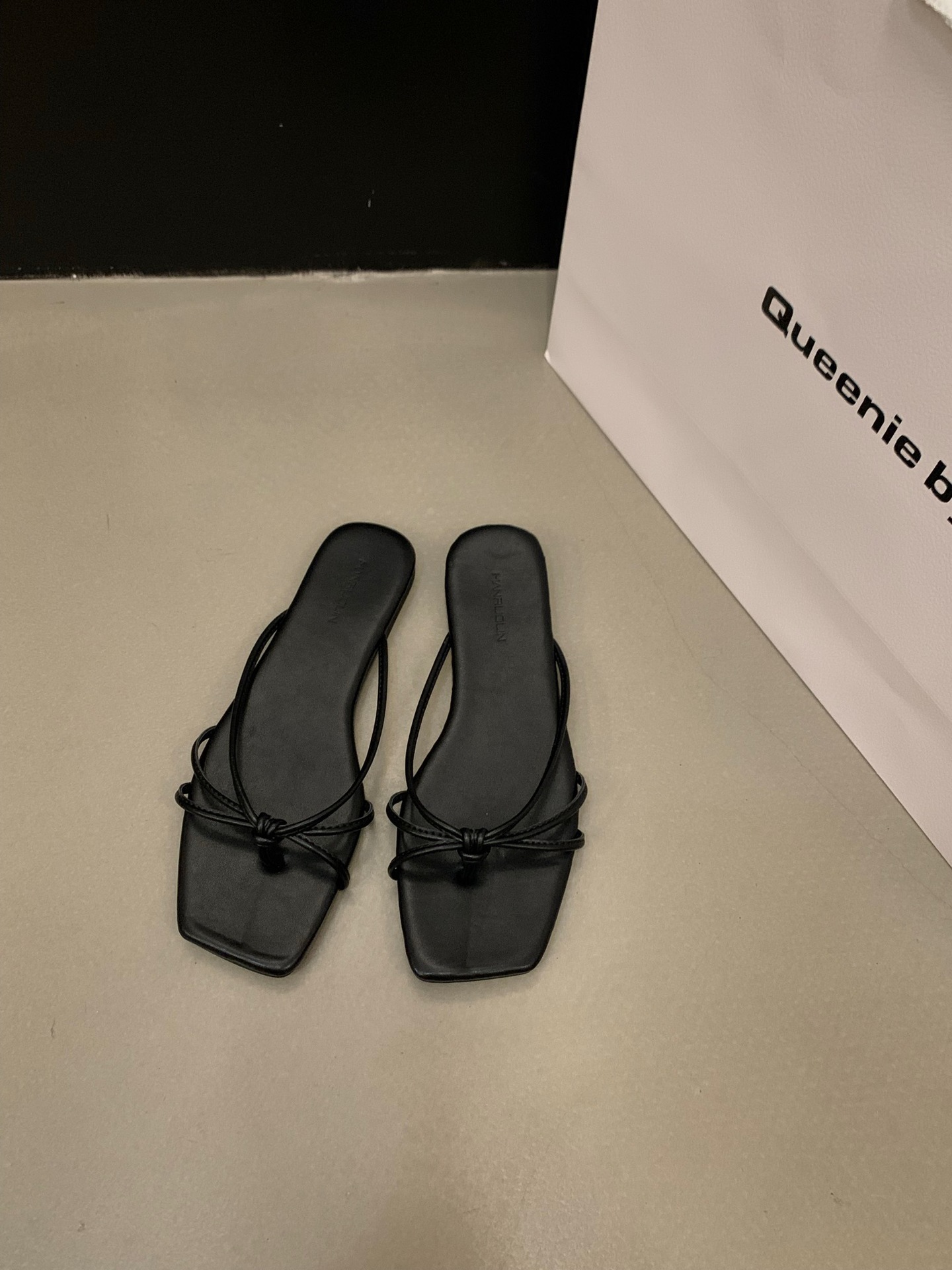 Fashion French Flats Flip-Flops Casual Shoes Summer Beach Slippers Silver Sandals Rubber Bottom
