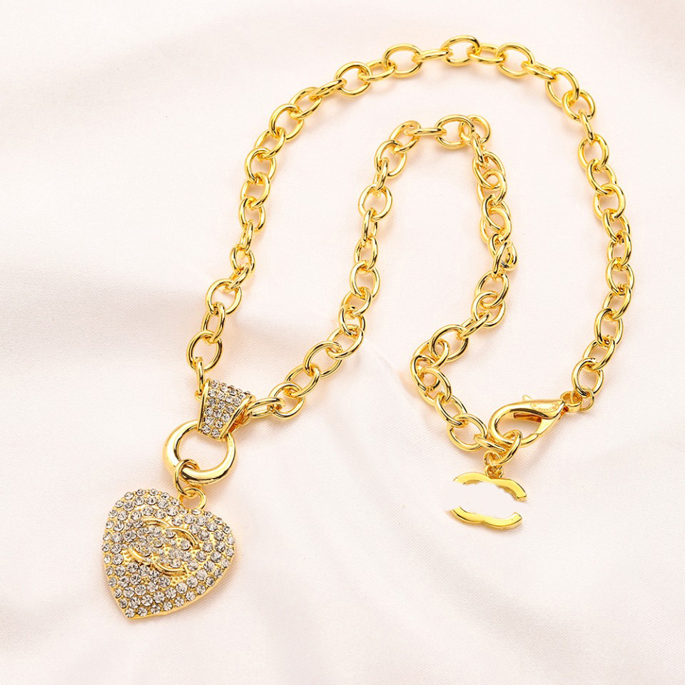 Pendant Designer Heart Necklaces For Women Fashion Diamond Letter Necklace Highly Quality Choker Chains Jewelry Accessories Plated Gold Girls Gift