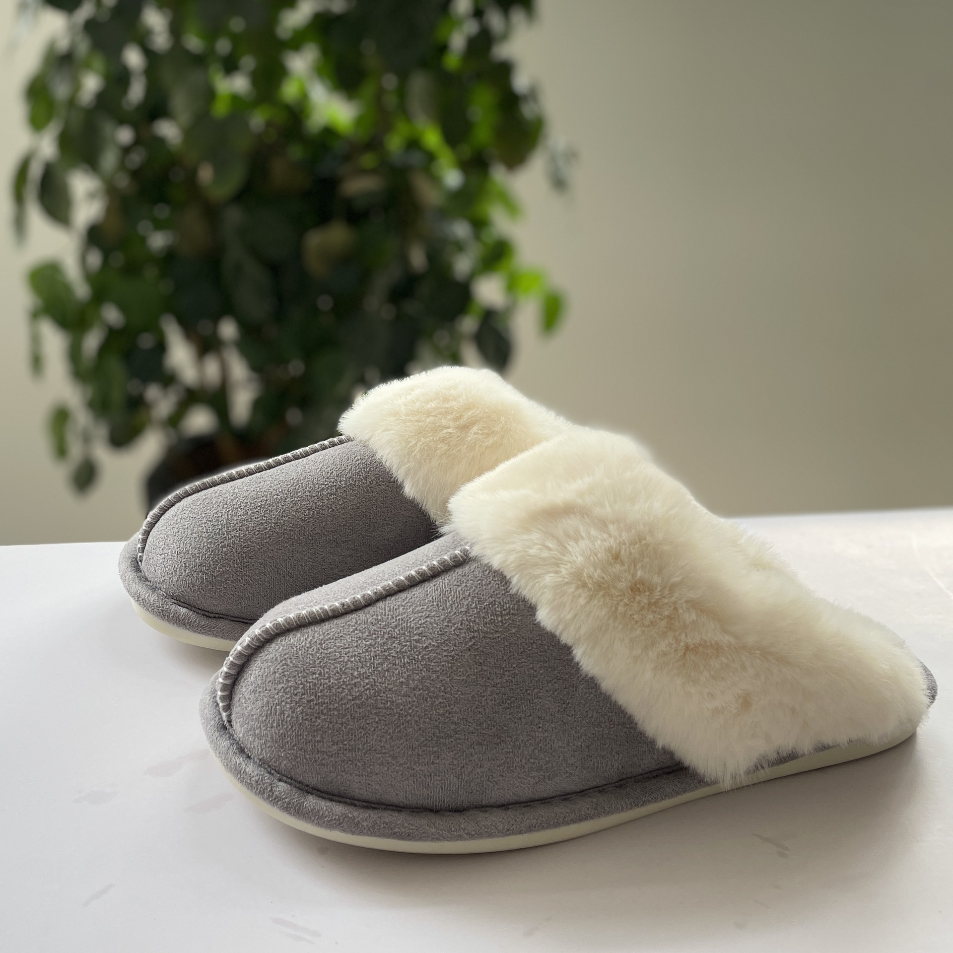 Parlovable Women's Slippers Fuzzy Warm Comfy Faux Fur Slip-on Fluffy Bedroom House Shoes Memory Foam Suede Cozy Plush Breathable Anti-Slip Indoor