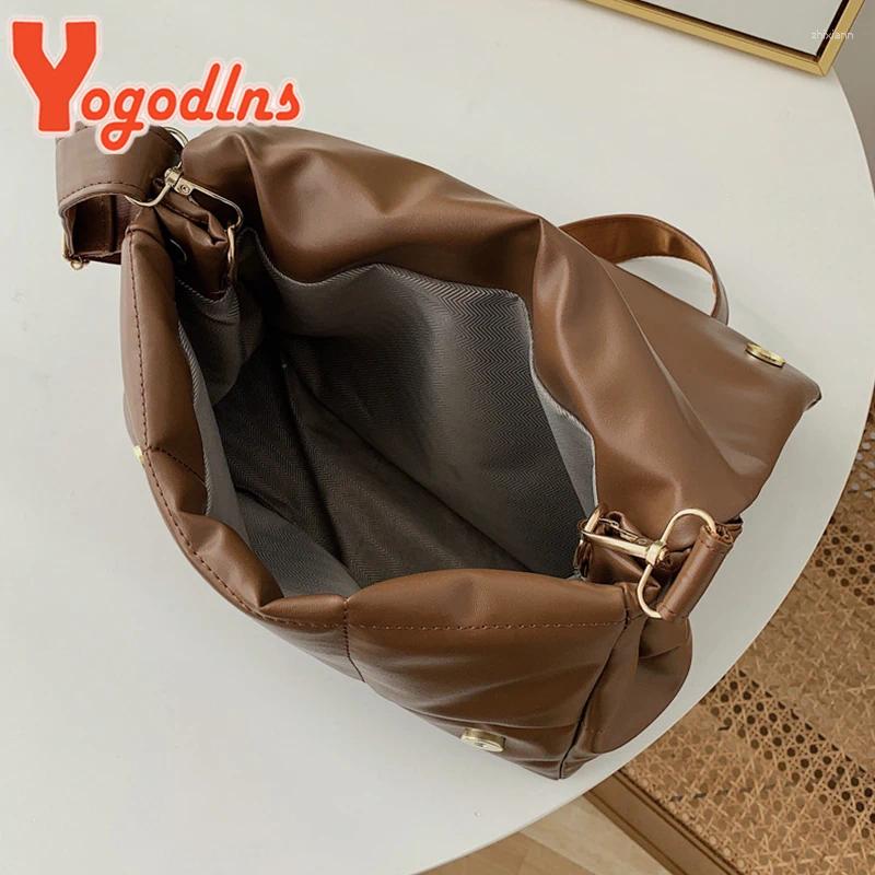 2025 NEW Shoulder Bags Vintage Embroidered Plaid Bag Female Soft Leather Crossbody Flap Messenger Designer Armpit Handbag zhanyishengli