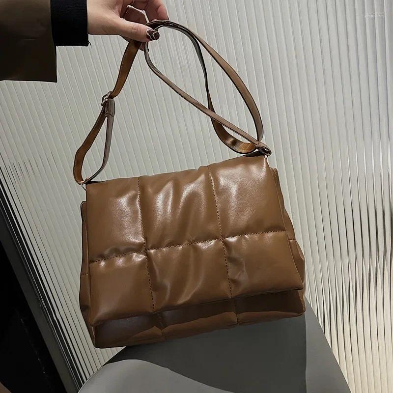 2025 NEW Shoulder Bags Vintage Embroidered Plaid Bag Female Soft Leather Crossbody Flap Messenger Designer Armpit Handbag zhanyishengli