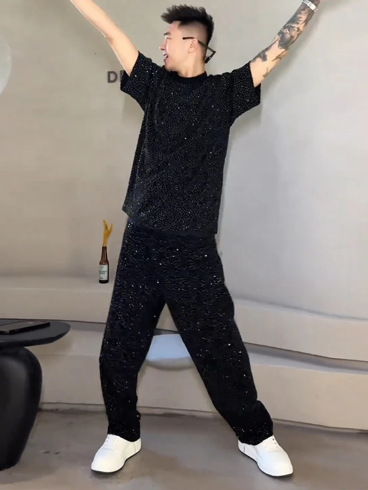 2024 Summer Trendy Starry Drilling Mens Sets Fashion High Elasticity Thin Breathable Short Sleeve Top Pants Two-Piece Set 240601