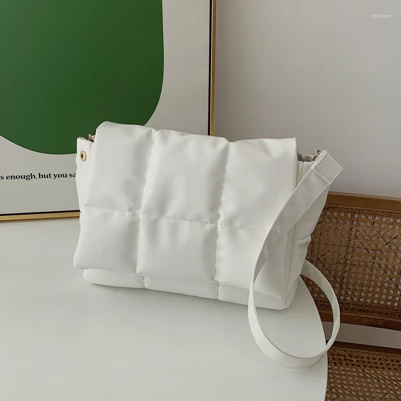 2025 NEW Shoulder Bags Vintage Embroidered Plaid Bag Female Soft Leather Crossbody Flap Messenger Designer Armpit Handbag zhanyishengli