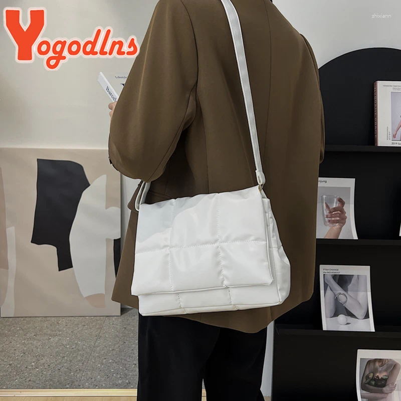 2025 NEW Shoulder Bags Vintage Embroidered Plaid Bag Female Soft Leather Crossbody Flap Messenger Designer Armpit Handbag zhanyishengli
