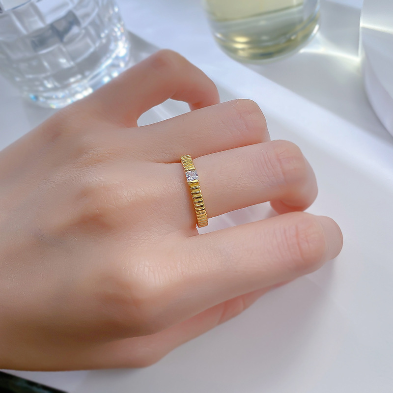 2024 Choucong Ins Top Sell Wedding Rings Simple Fine Jewelry Solitaire Princess Cut Real 100% Sier Gold Moissanite Party Women Engagement Band Ring Gi