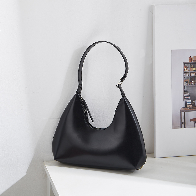 Korean version of solid color simple portable shoulder bag with a sense of luxury casual and versatile underarm bag This year's new stylish women