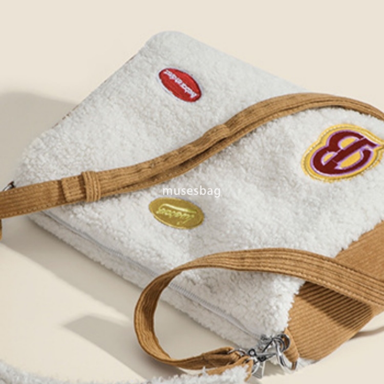 Autumn and Winter Large Capacity Lamb Plush Bag New Women Bag Popular Popular Crossbody Bag Single Shoulder Underarm Bag