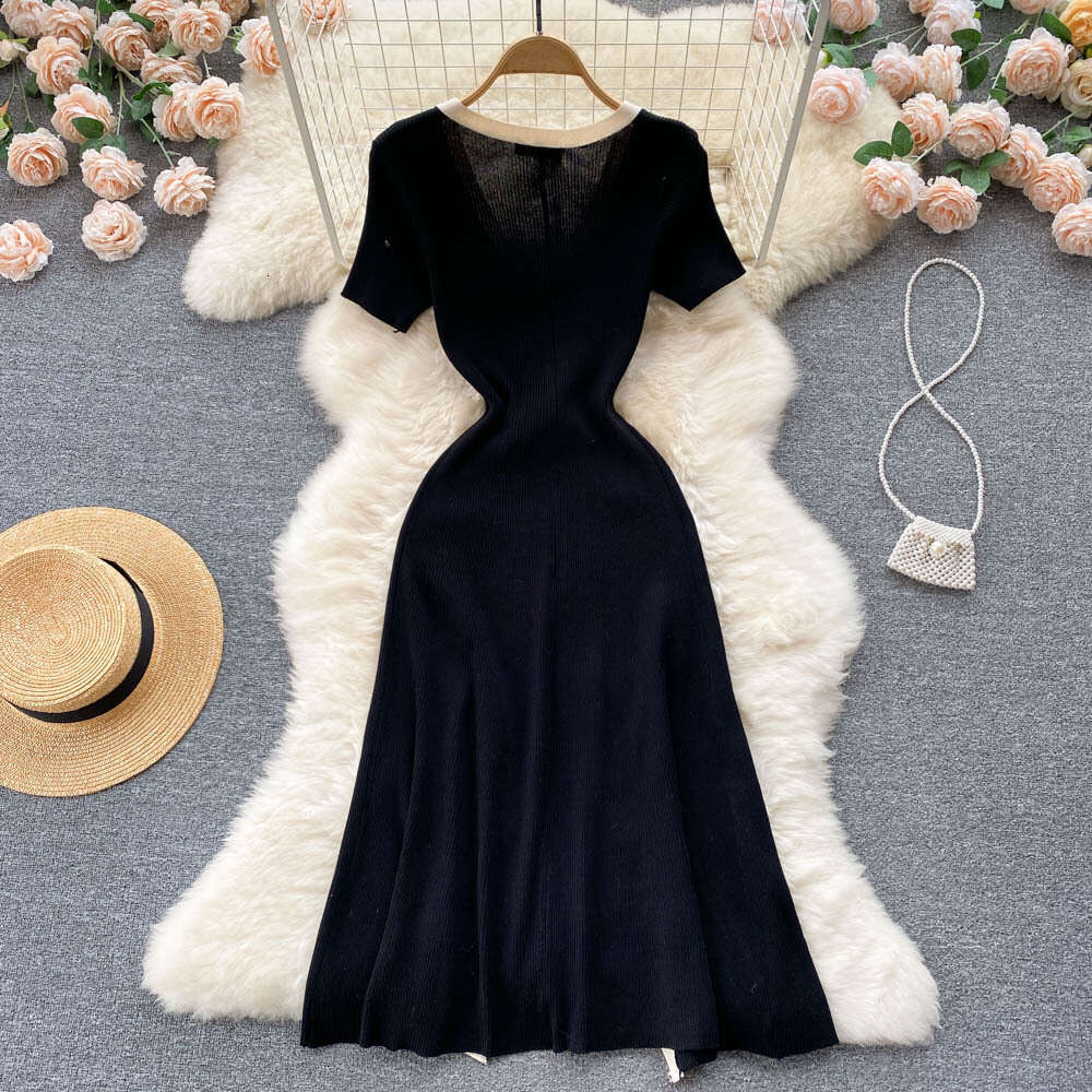 24Ss Summer New Light Mature Small Fragrance Style Contrast Color V-Neck Celebrity Temperament Slim Waist Short Sleeved Knitted Dress