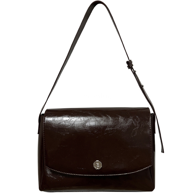 Autumn new niche design retro large capacity briefcase with quality sensitivity diligent crossbody simple messenger bag