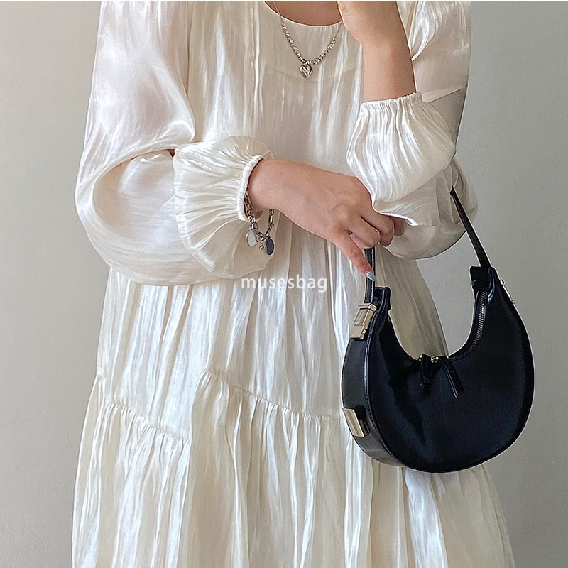 High end and niche design French underarm bag for women's new crescent solid color handbag Instagram versatile texture fashionable shoulder bag