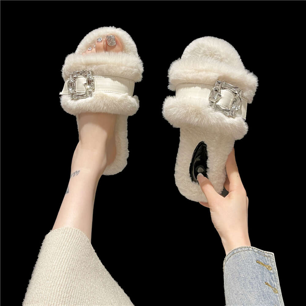 2023 Slippers Women Summer Ladies Square Toe Flat Slides Fashion Woman Metal Decoration Female women's Sandals Beach Lady Shoes