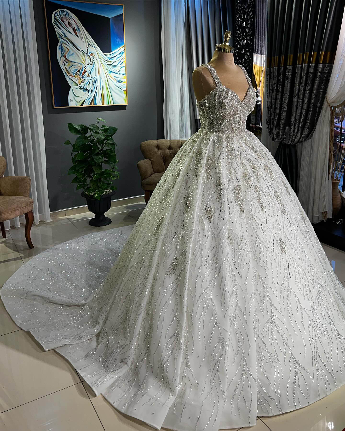 Luxury Ball Gown Wedding Dresses Beads Crystals Pearls Sequins Lace Sleeveless Backless Zipper Court Gown Custom Made Bridal Plus Size Vestidos De Nov