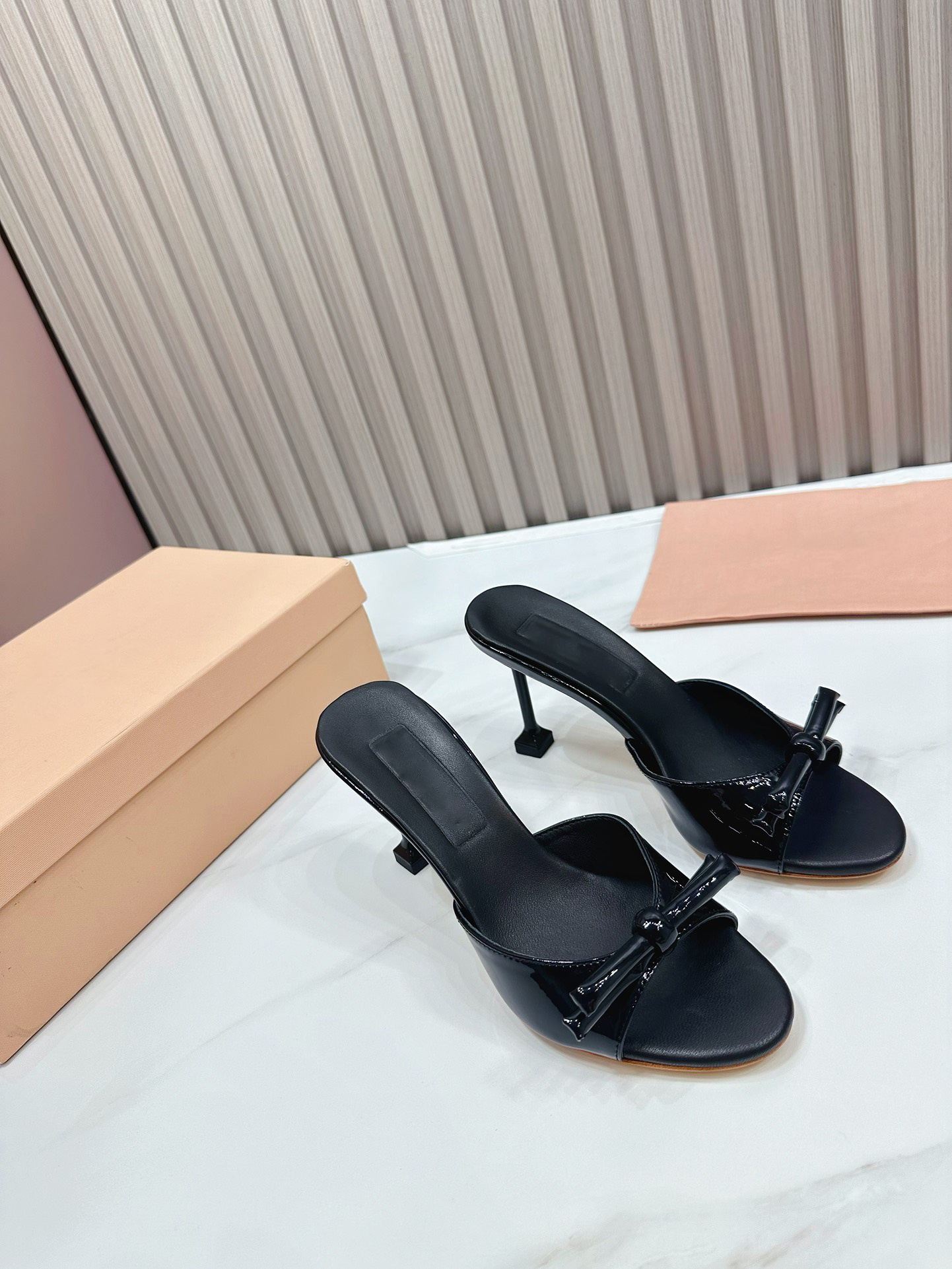 P84 Designer Womens Slippers Summer Slides Women Sandals Flat beach slippers Printing Fashion Beach Sandles Shoes