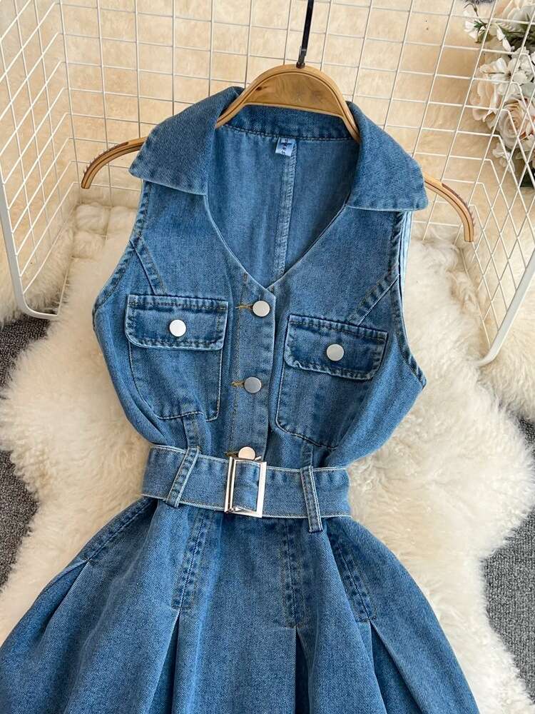 Summer French Style Sleeveless V-neck Hanging Neck and Waist Wrapping for Slim and Small Figure A-line Fluffy Denim Dress for Women