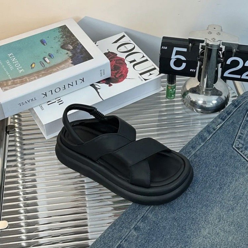Open toed thick soled cross strap sandals women in summer 2024 sponge cake bottom sand sports beach Roman shoes for women's trend