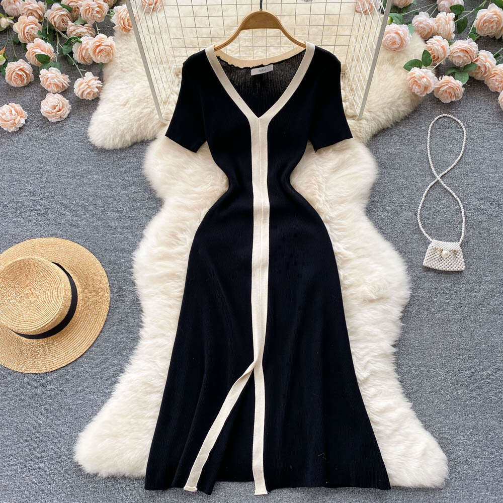 24Ss Summer New Light Mature Small Fragrance Style Contrast Color V-Neck Celebrity Temperament Slim Waist Short Sleeved Knitted Dress