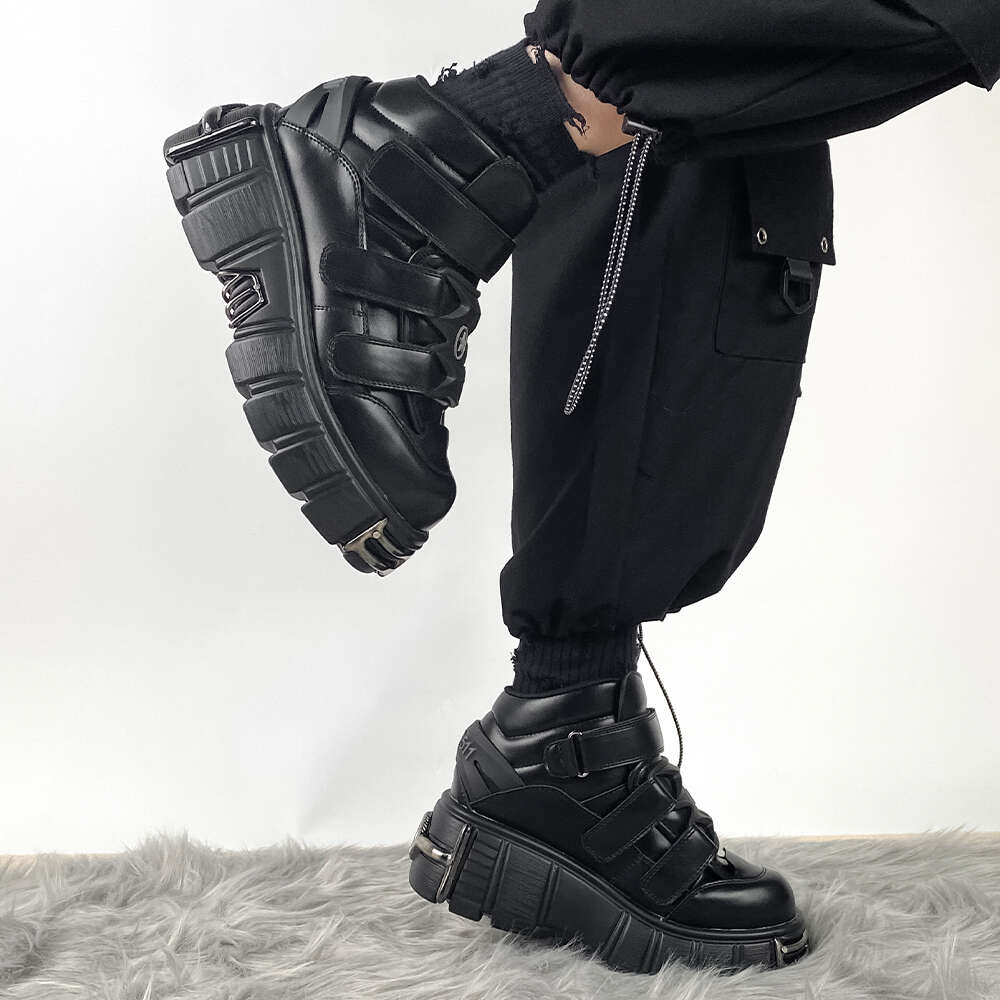 Retro Rock Boots Both Men And 2023 New Dark Punk Leather Metal Niche Low Top Platform Shoes For Women